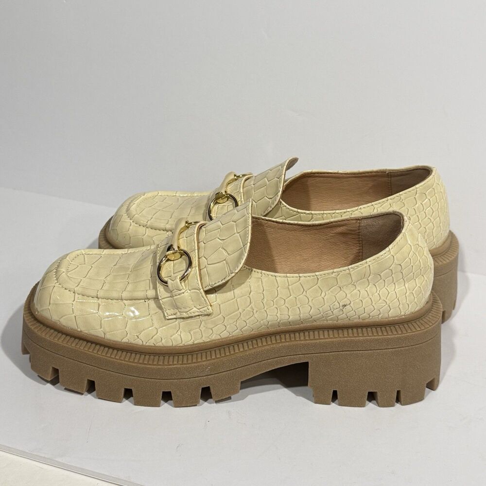 Urban Outfitters Loafers Womens 9 Cream Faux Patent Leather Chunky Platform NEW - Picture 13 of 16